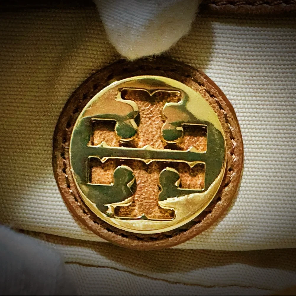 Vintage Tory Burch Tan Leather Mini Bag with Gold Chain - Picture 2 of 13